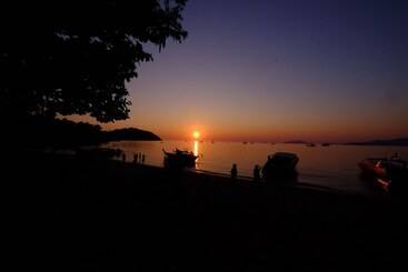 Отель Long Bay Resort