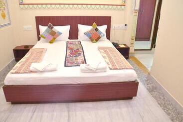 هتل The T T Palace