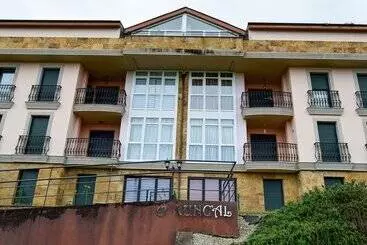 Apartamentos Playa de Las Catedrales 3000