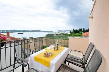 בית מלון כפרי Apartments Roza