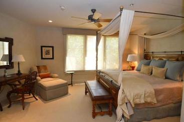 Отель Obermeyer Place By Frias Properties