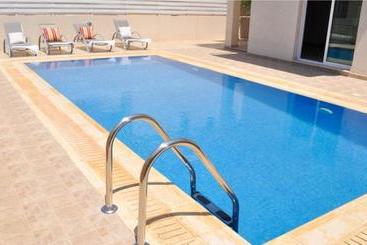בית מלון כפרי Oceanview Luxury Villa 173