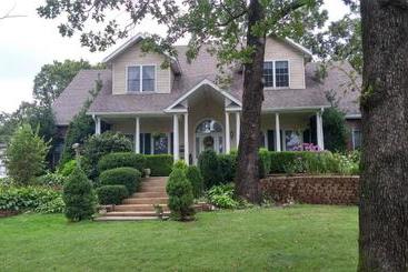 فندق Swan Song Inn