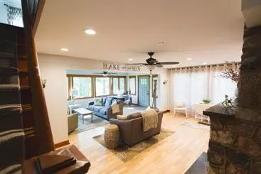 هتل Mission Springs Lake House