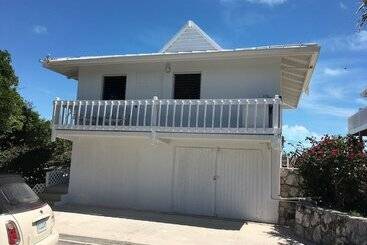 آپارتمانهای توریستها Caribbean Sea Breeze Villas