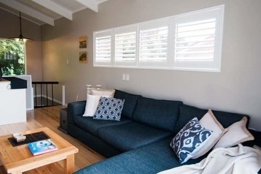 Отель Mooring Lane Lodge