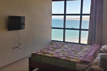 Hotel Newcenter Suites