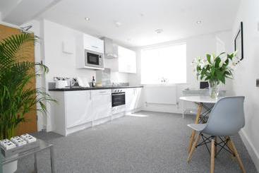 Hotel Fox House, Studio Apartments