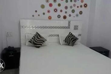 Hotel Rajdhani Guest House