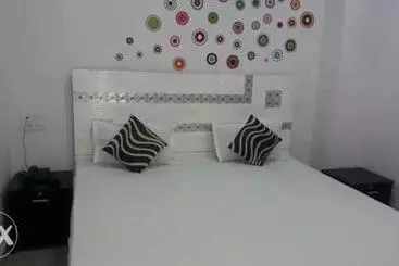 ホテル Rajdhani Guest House