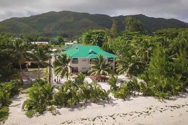 فندق Seashell Beach Villa