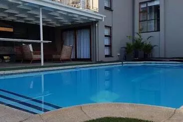 ホテル A Queenslin Guesthouse