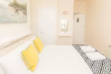 Hotel Lowdens Guest House