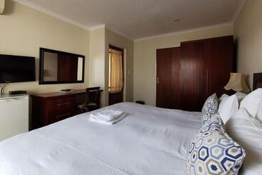 בית מלון כפרי Somona Guest House