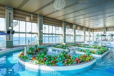 Mikazuki Sea Park Hotel Katsuura