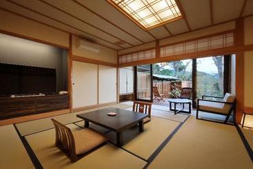 Отель Shunsai No Yado Seasonal Inn Ryokusuitei