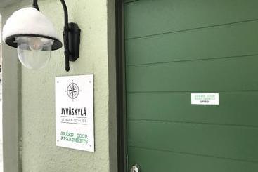 فندق Green Door Apartments