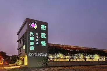 Prague Spring Boutique Motel