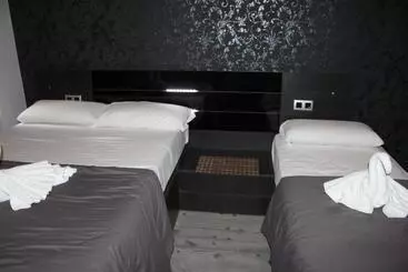 هتل Bcn Condal Hostal