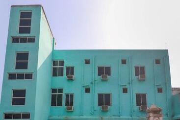 Hotel Holiday Resort