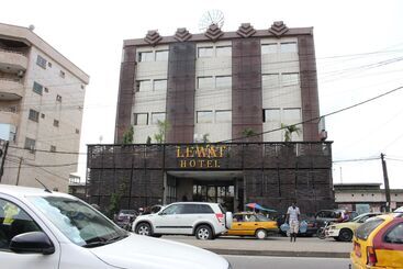 Hotel Lewat