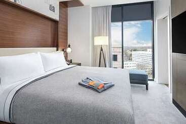 בית מלון כפרי Canopy By Hilton Atlanta Midtown