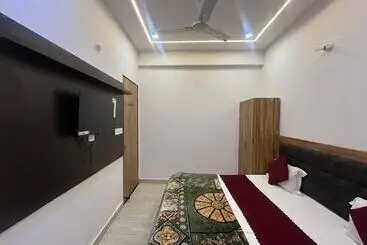 호텔 Vrinda Devi Heritage Vrindavan