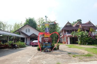 Hotel Somruthai Resort