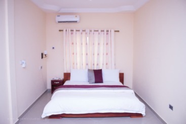 Sheilas Executive Hotel & Lodge