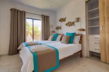 Ferienwohnungen Villa De Haut Standing Diroma