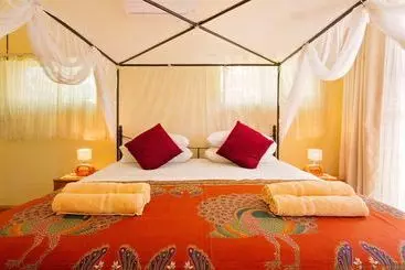 آپارتمان‌های توریست‌ها Your Vic Falls Home