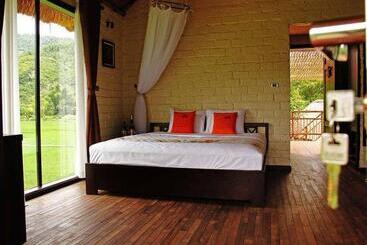 Hotel Mai Chau Villas