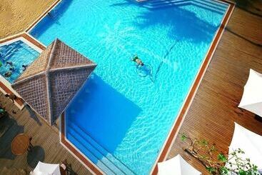 The Palm Beach Resort