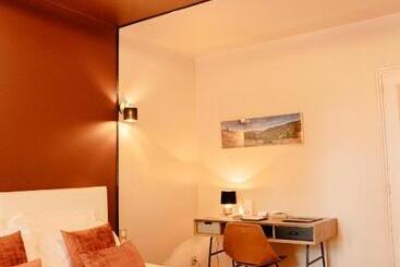 בית מלון כפרי Logis Auberge De La Tour   Hôtel & Restaurants