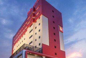 هتل Ibis Pontianak City Center