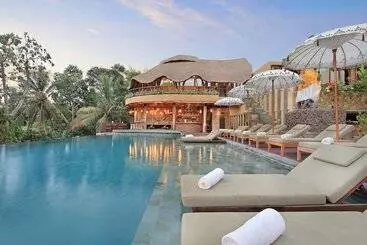 Hotel The Sankara Suites And Villas