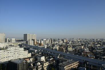 Quintessa Hotel Tokyo Haneda Comic & Books