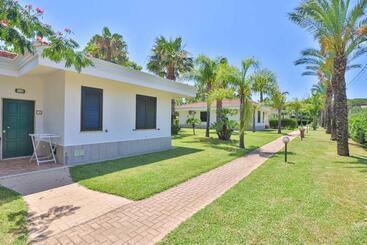 בית מלון כפרי Villaggio Selene Mare