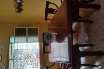 هاستل Hostal Casa Adalberto Y Gretel