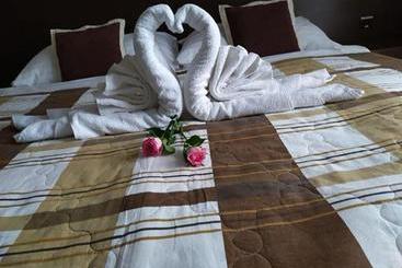 Hotel David With Free Parking