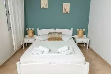 ツーリストアパートメント Niriides Boutique Apartments