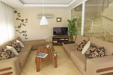 آپارتمان‌های توریست‌ها Paradise Town Villa Marina