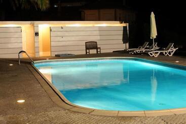 بنسيون Solar De Chacim   Turismo De Habitação