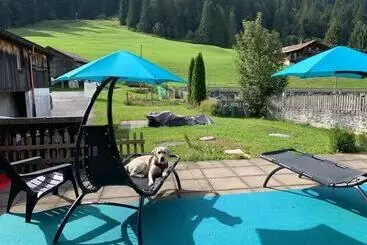 Hostel L Auberge De L Ours