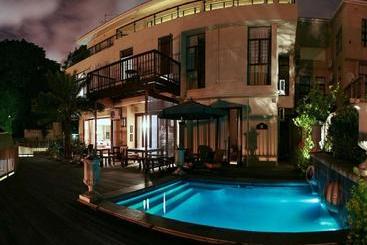 Majatalo Lembali Lodge Luxury Guesthouse