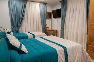 ペンション Hostal Tribal