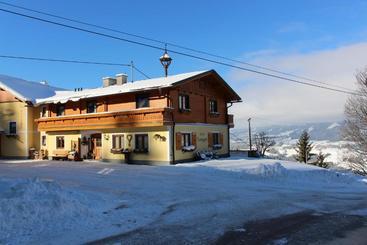 بنسيون Apparthaus Taxegger