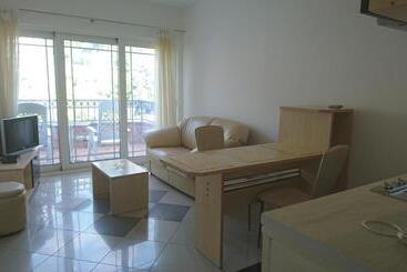 펜션 Springs Apartments & Rooms