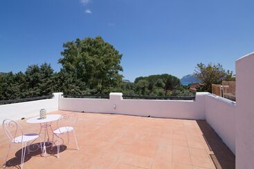 מלון דירות White Sand Residence