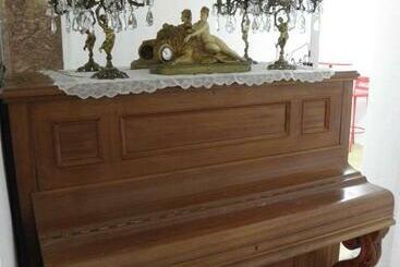 پانسیون Hostal Cal Pla